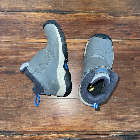 Keen Gray and Blue Hiking Boots Slip-On Design - Picture 4 of 6